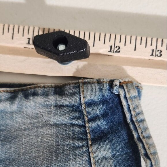 Osheas Jeans Shorts Womens Denim Bermuda Distressed Embellished Pockets Size 10 - Picture 5 of 11